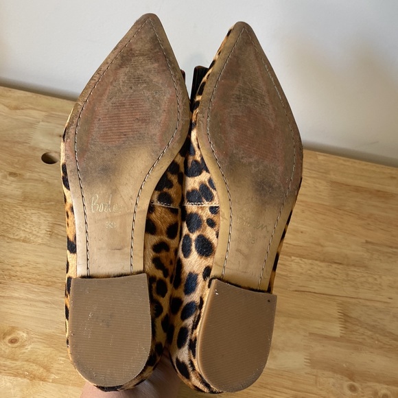 Boden Trim Detail Point Ballet Flats - Picture 5 of 7